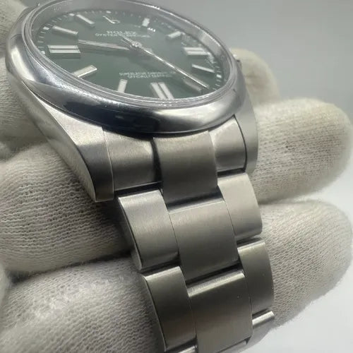 Rolex Oyster Perpetual 41 MINT Oyster Perpetual 41mm Green Dial Stainless Steel Watch 124300