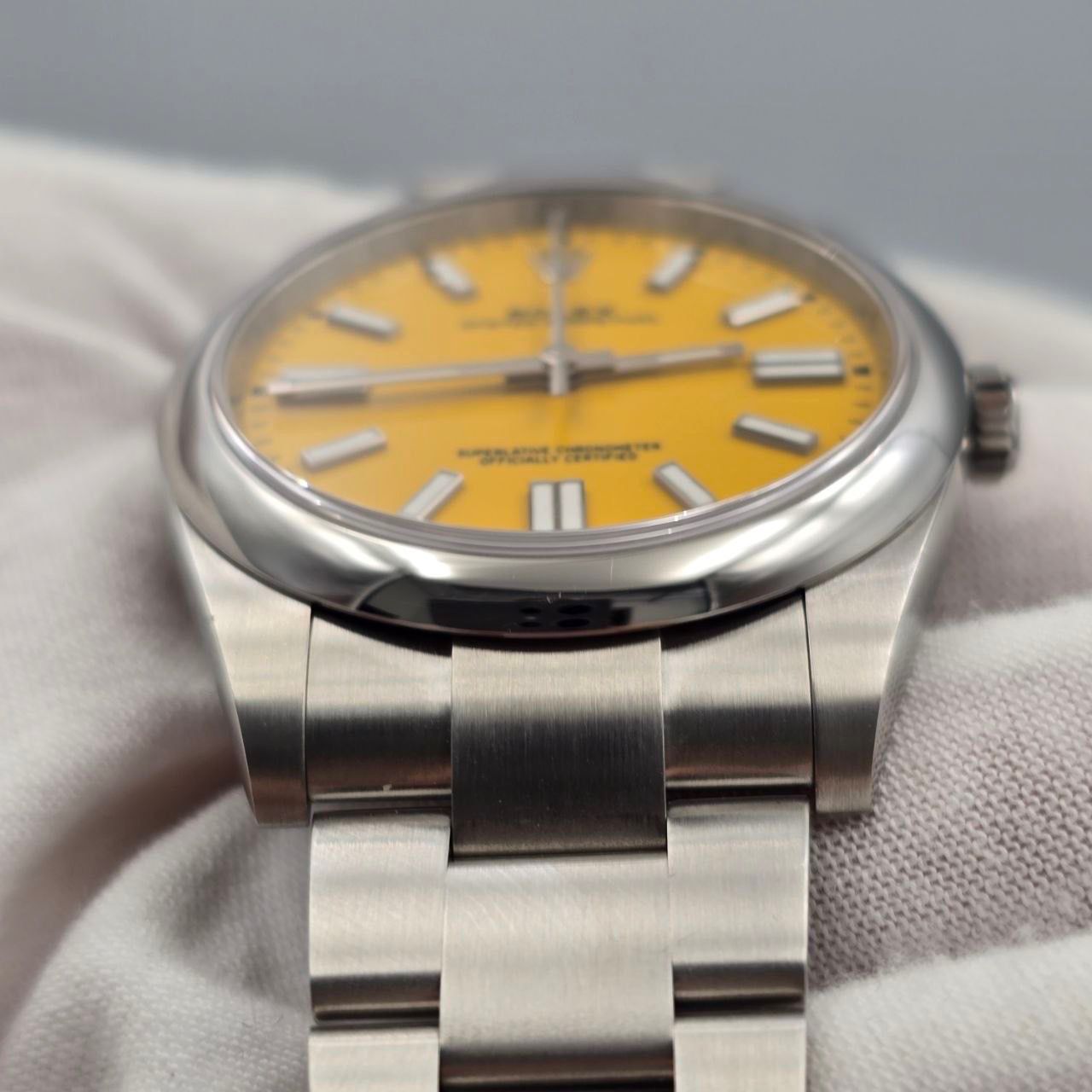 Rolex Oyster Perpetual 41 2021 FULL SET 41mm Yellow Dial Steel 124300