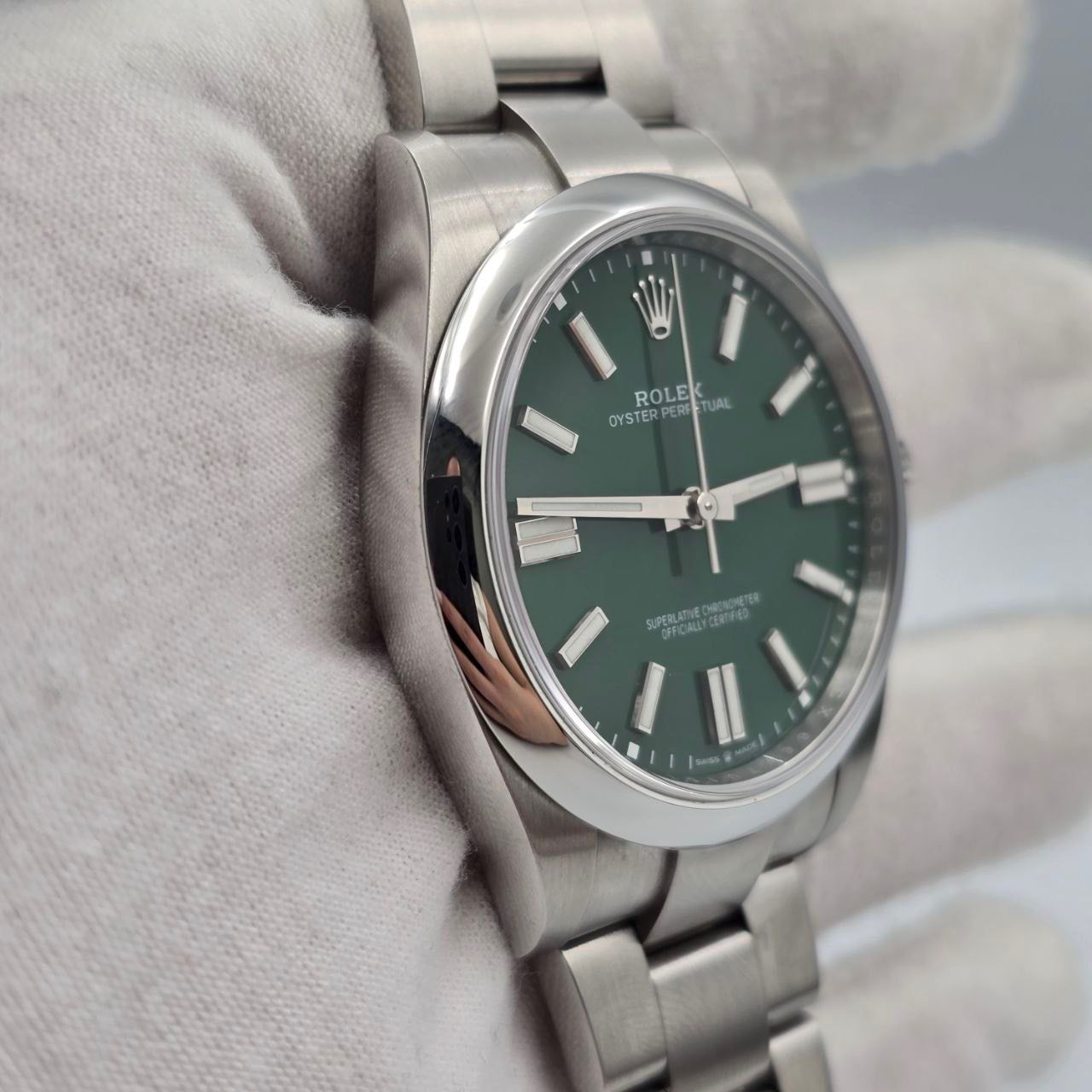 Rolex Oyster Perpetual 41 2024 FULL SET 41mm Green Steel 124300