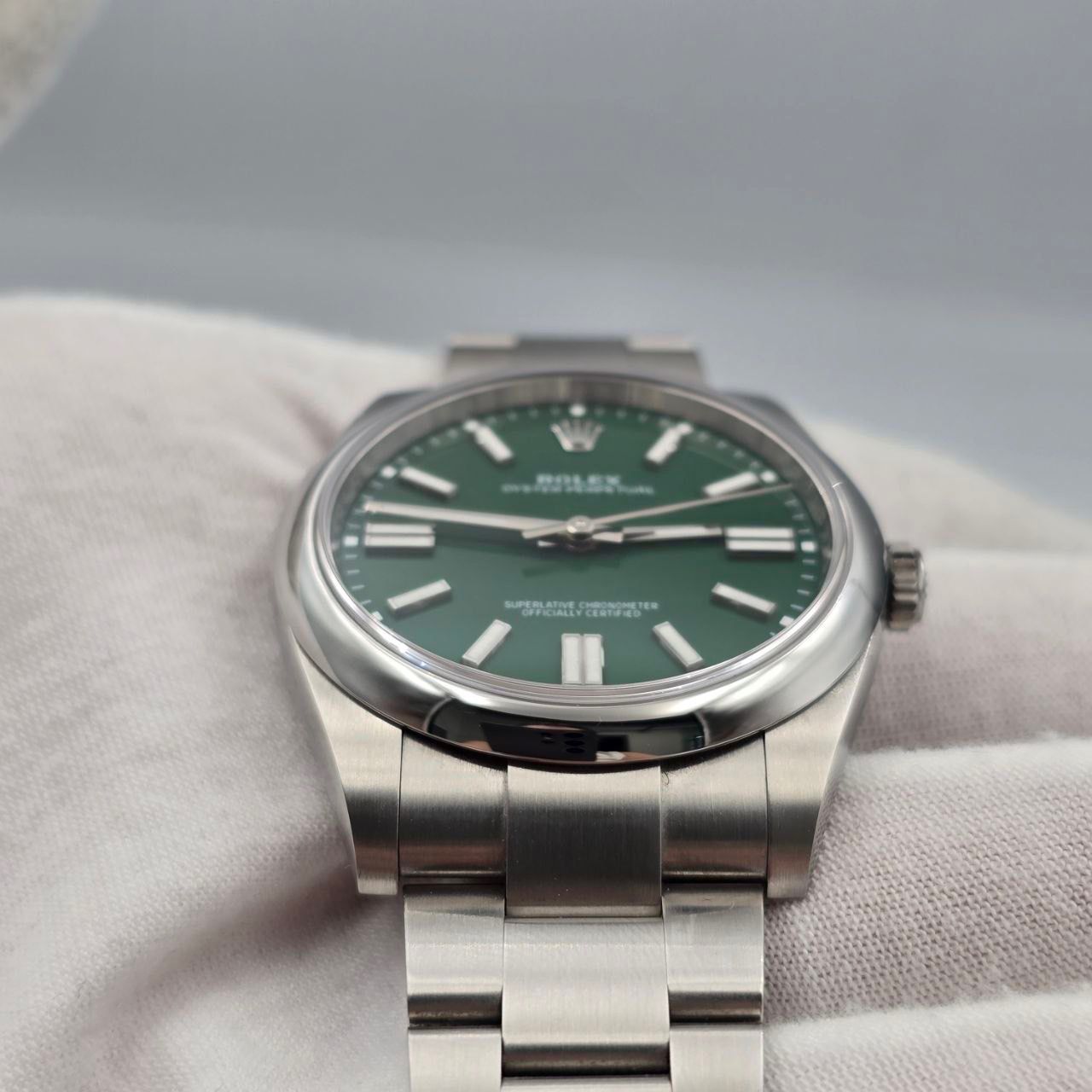 Rolex Oyster Perpetual 41 2024 FULL SET 41mm Green Steel 124300
