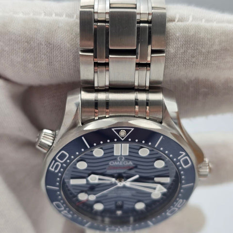 NEW 2026 Omega Seamaster Diver 300M Blue Wave 42mm 210.30.42.20.03.001 + STRAP