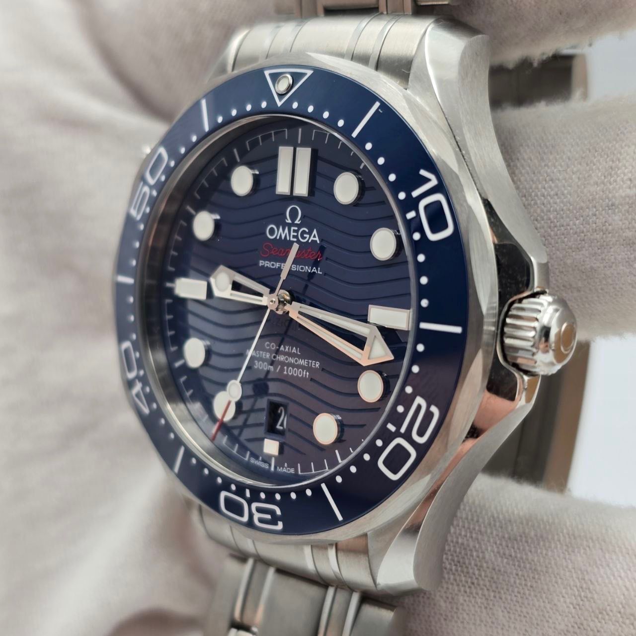 NEW 2026 Omega Seamaster Diver 300M Blue Wave 42mm 210.30.42.20.03.001 + STRAP