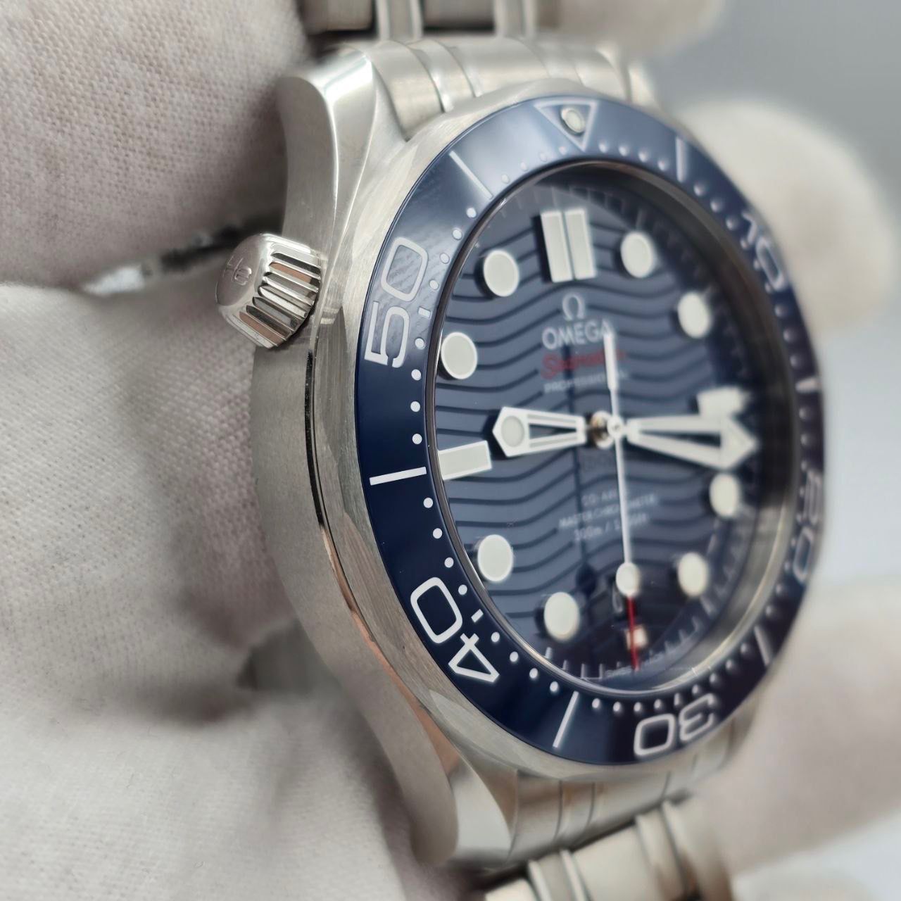 NEW 2026 Omega Seamaster Diver 300M Blue Wave 42mm 210.30.42.20.03.001 + STRAP