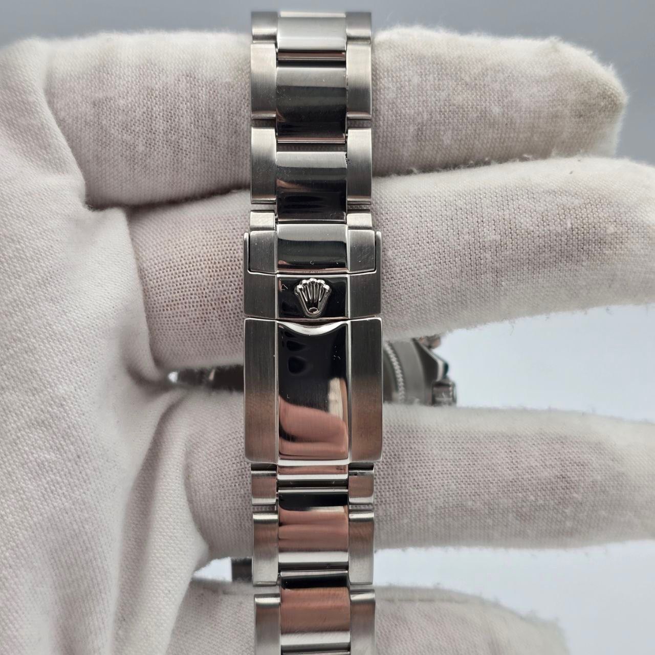 Rolex Daytona Cosmograph Daytona 116520 White Dial Stainless Steel 40mm