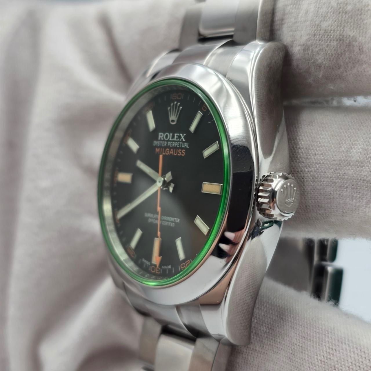 Rolex Milgauss 2014 FULL SET Milgauss 116400GV 40mm Steel Black Dial Green Crystal