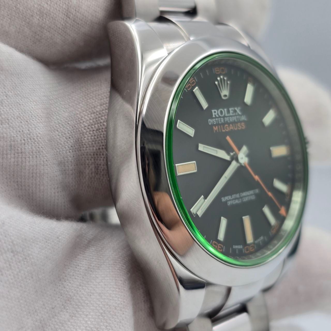 Rolex Milgauss 2014 FULL SET Milgauss 116400GV 40mm Steel Black Dial Green Crystal