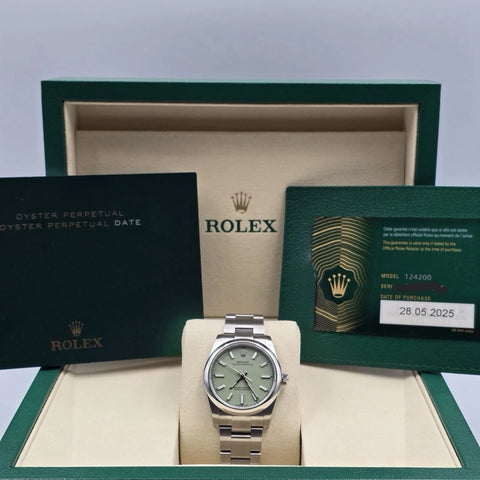 2025 NEW Rolex Oyster Perpetual Pistachio Dial 124200 Steel 34mm Watch UNWORN