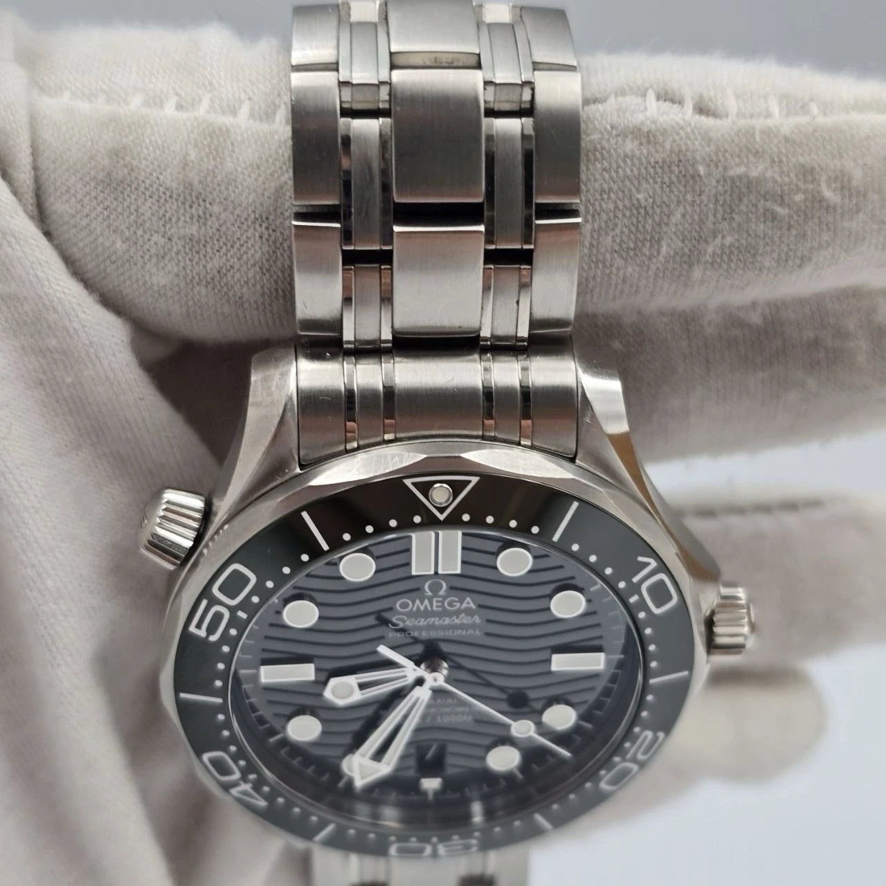 PAPERS 2026 Omega Seamaster Diver Seaweed Green 210.30.42.20.10.001 42mm