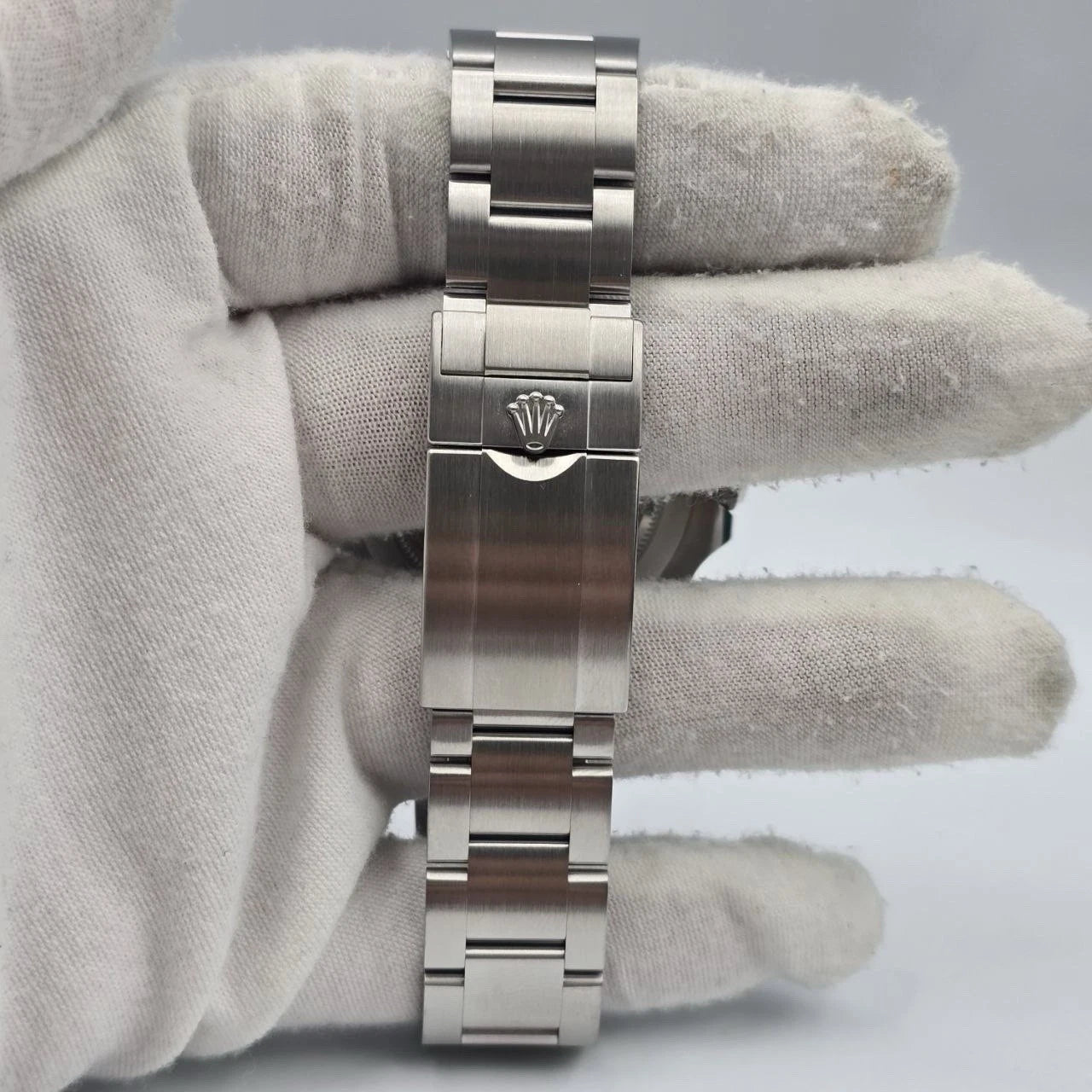 2022 PAPERS Rolex Explorer II 42mm 226570 Stainless Steel Polar White Dial BOX