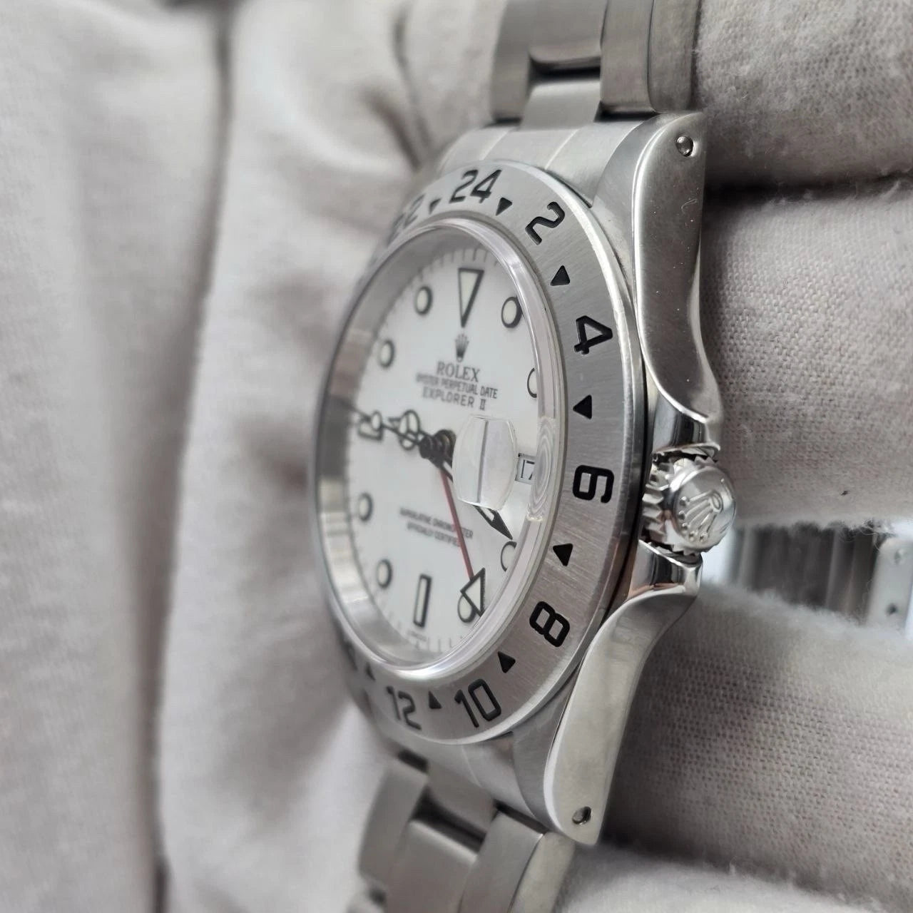 Rolex Explorer II 16570 1999 4
