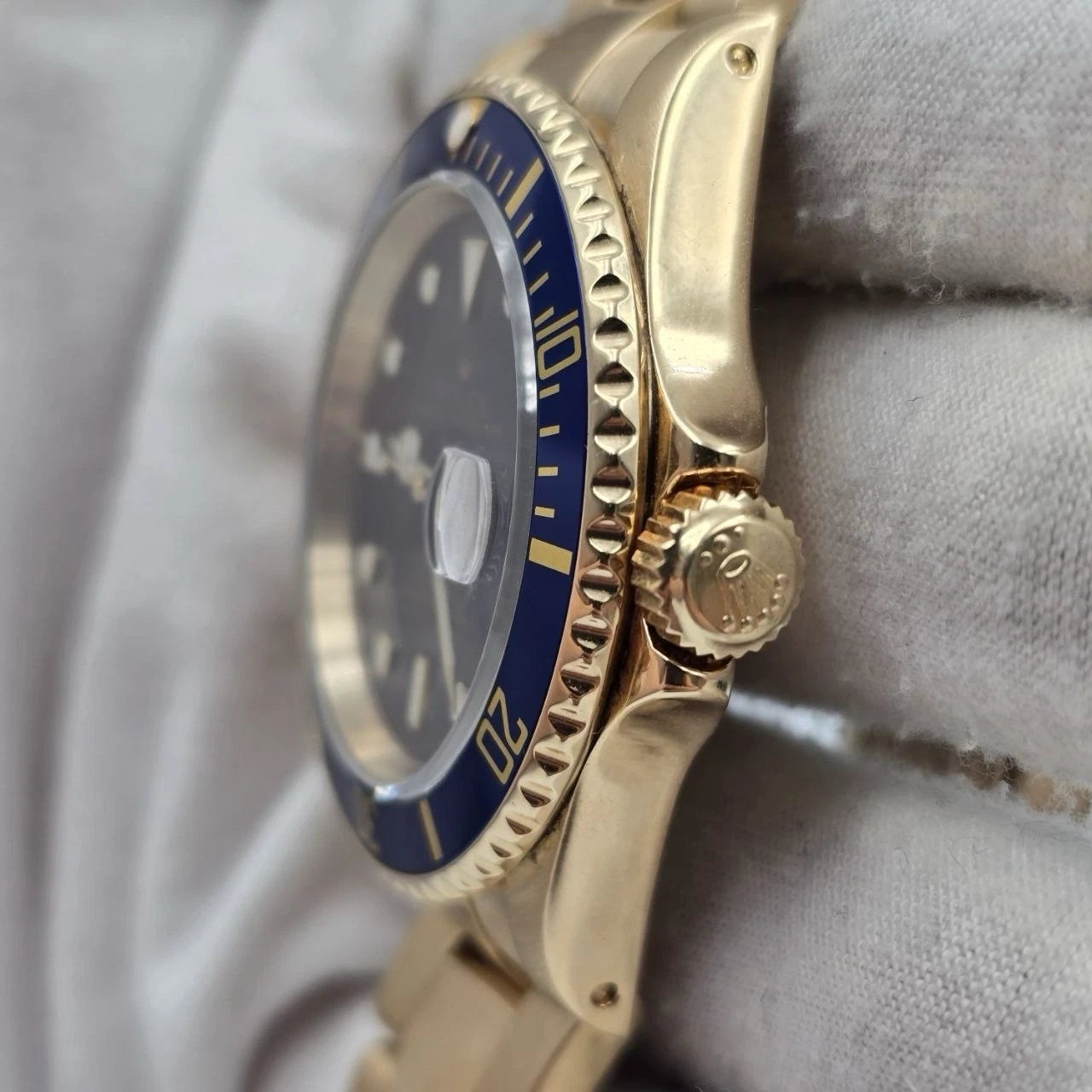 Rolex Submariner Date 16618 Yellow Gold Blue Dial