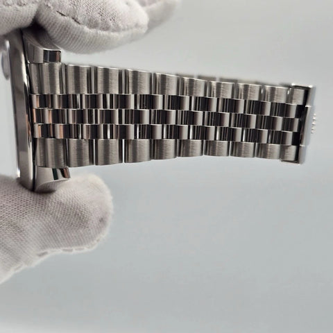 NEW 2025 Rolex Datejust 41mm Smooth Rhodium Dial Jubilee Bracelet 126300 UNWORN