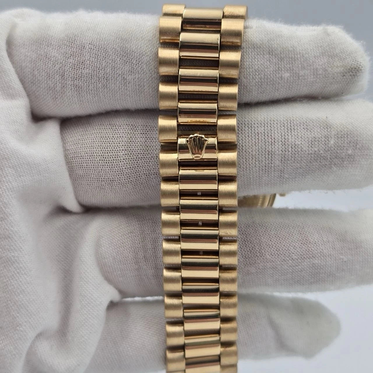 Rolex Day-Date 18038 President 18k Gold Champagne Dial 36mm Watch