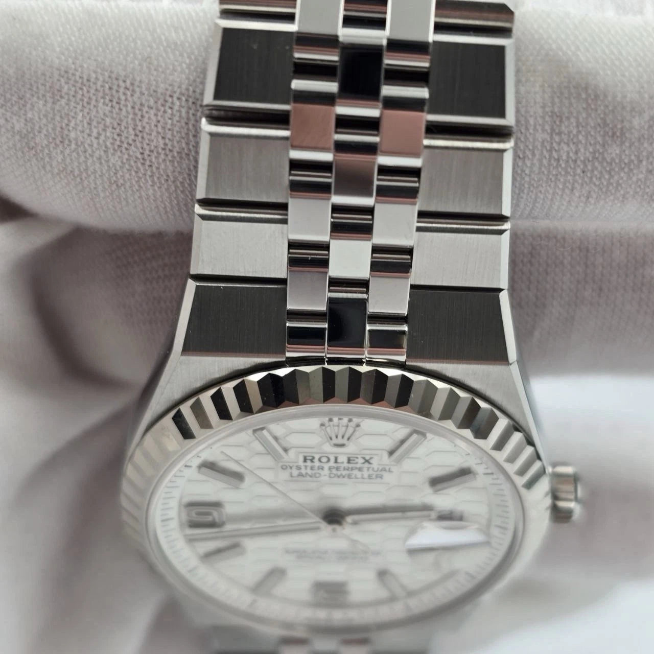 NEW 2026 Rolex Land-Dweller 127234 Steel Honeycomb White Dial 36mm Watch