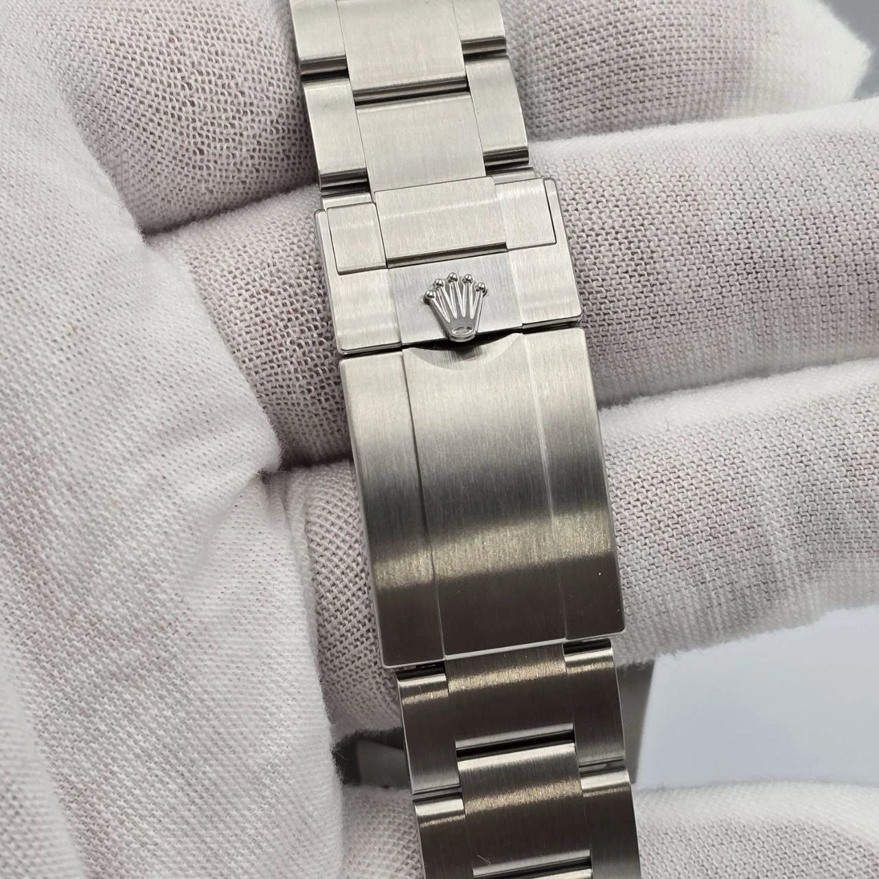 NEW 2025 Rolex Explorer II 42mm 226570 Stainless Steel White Polar Dial UNWORN