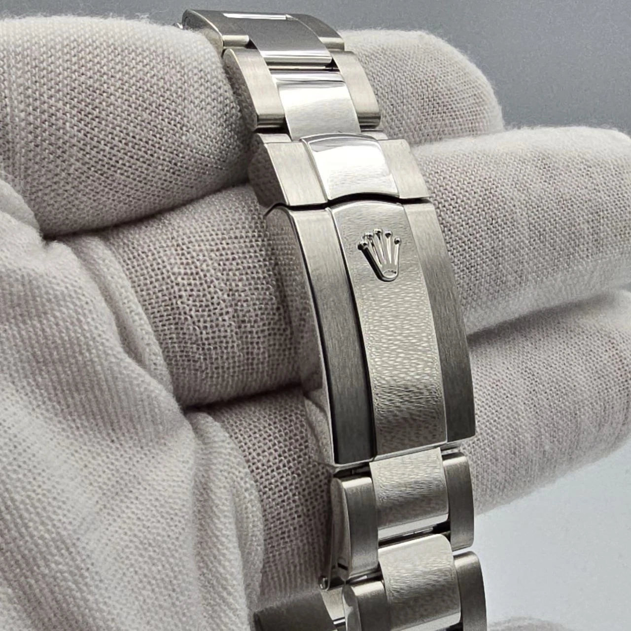 NEW 2025 Rolex Datejust 41mm 126334 Oyster Mint Green Dial Fluted Bezel UNWORN