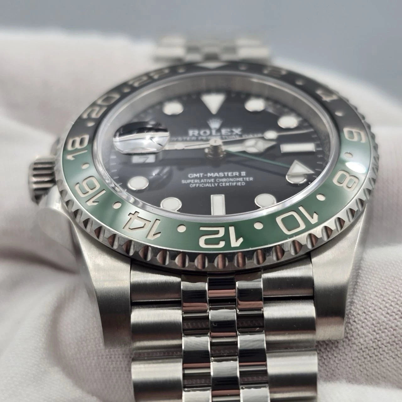 PAPERS 2025 Rolex GMT-Master II “Sprite” 40mm 126720VTNR Jubilee Black Dial BOX