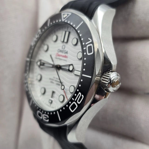 NEW 2026 Omega Seamaster Diver 300M 42mm White 210.32.42.20.04.001