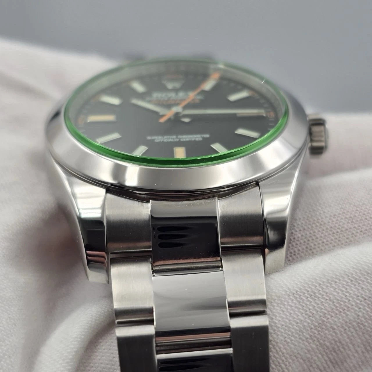PAPERS 2020 Rolex Milgauss 40mm Steel Black Dial Green Crystal 116400GV BOX