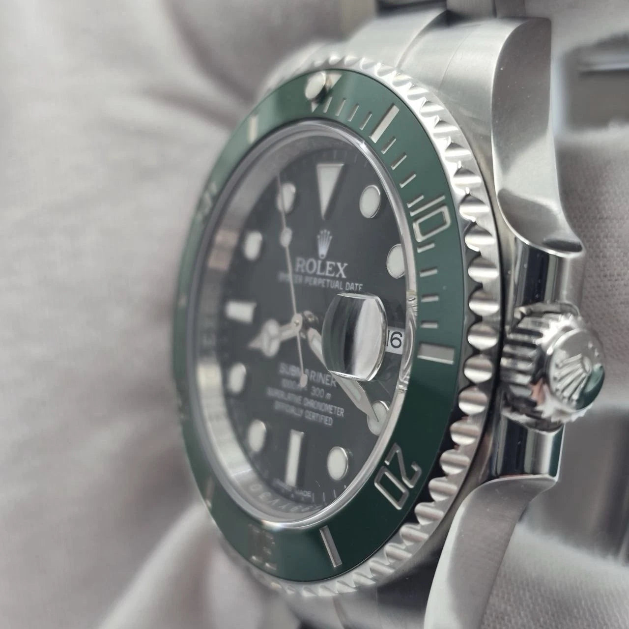 2016 PAPERS Rolex Submariner Hulk 116610LV Green 40mm Ceramic Watch BOX