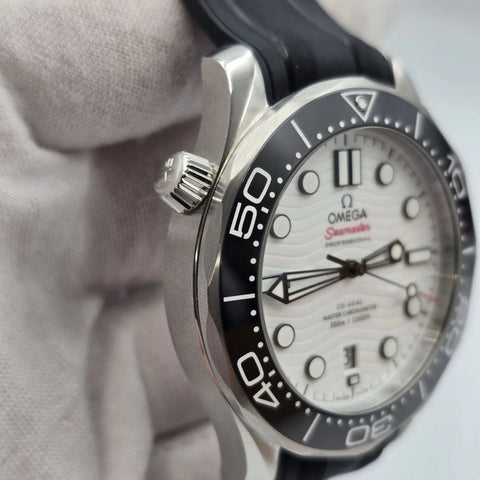 NEW 2026 Omega Seamaster Diver 300M 42mm White 210.32.42.20.04.001