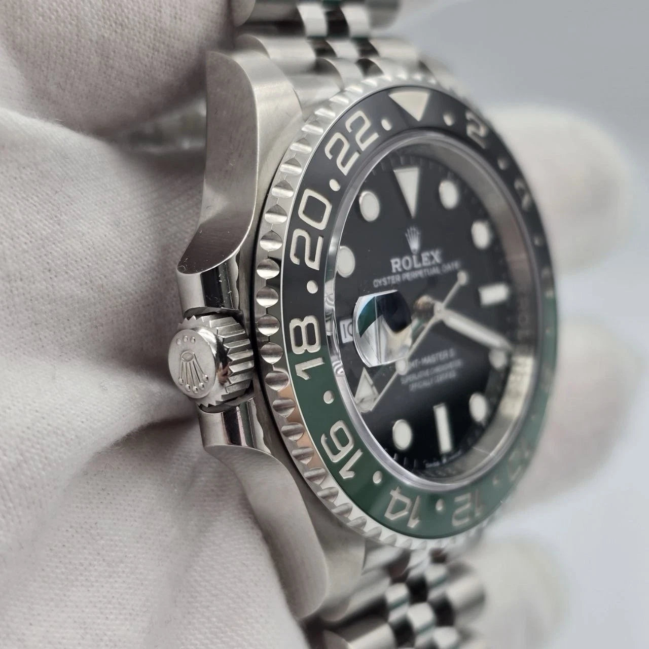 PAPERS 2025 Rolex GMT-Master II “Sprite” 40mm 126720VTNR Jubilee Black Dial BOX