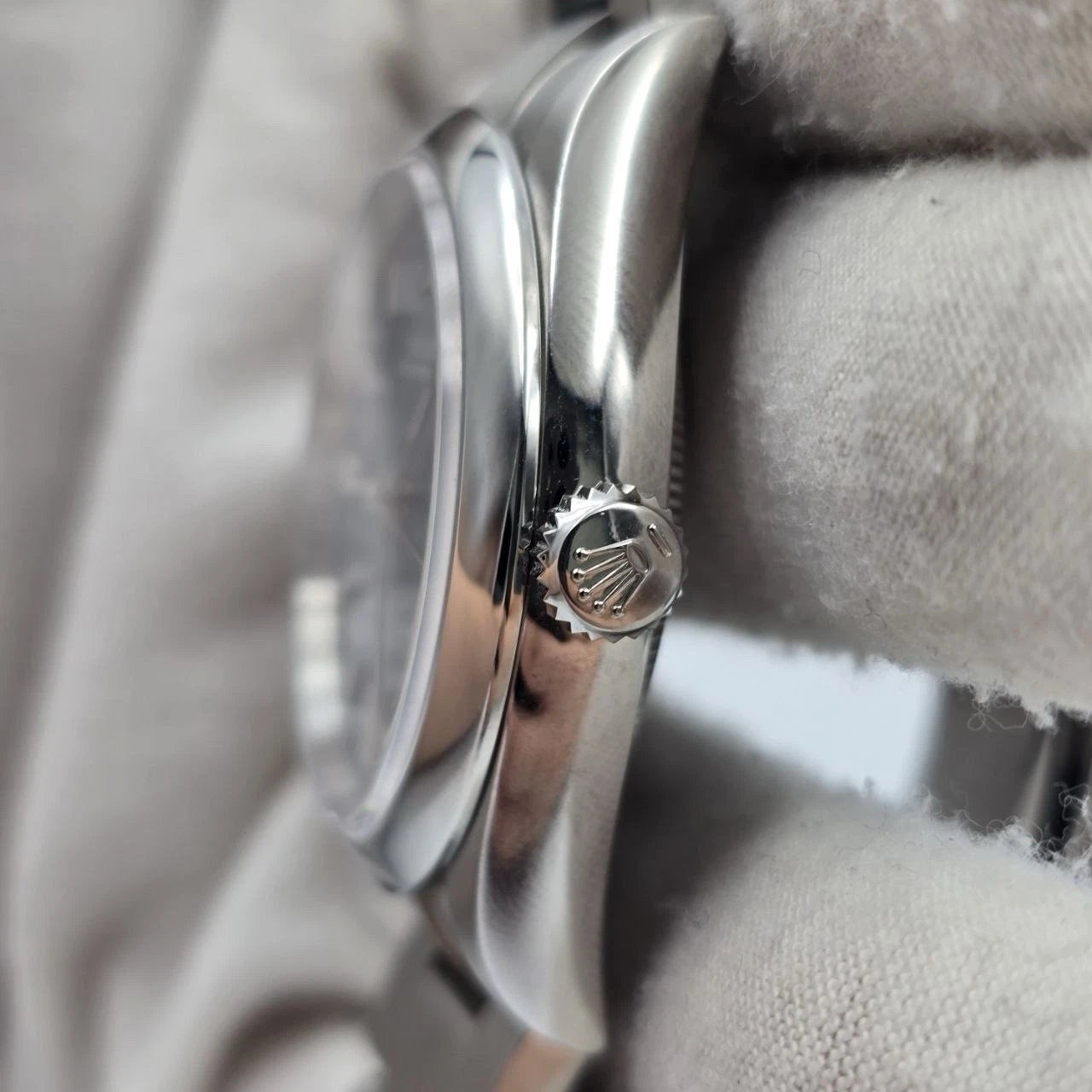 Rolex Oyster Perpetual 126000 Blue Dial