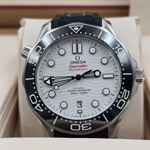 NEW 2026 Omega Seamaster Diver 300M 42mm White 210.32.42.20.04.001
