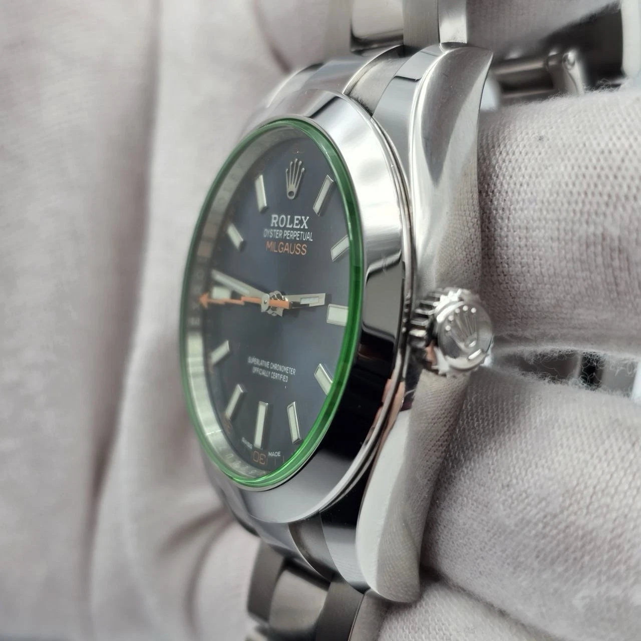 PAPERS 2021 Rolex Milgauss 40mm Steel Blue Dial Green Crystal 116400GV BOX
