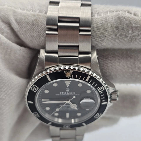 Rolex Submariner Date 16800