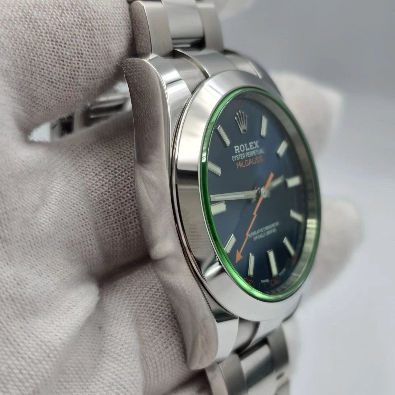 PAPERS 2021 Rolex Milgauss 40mm Steel Blue Dial Green Crystal 116400GV BOX