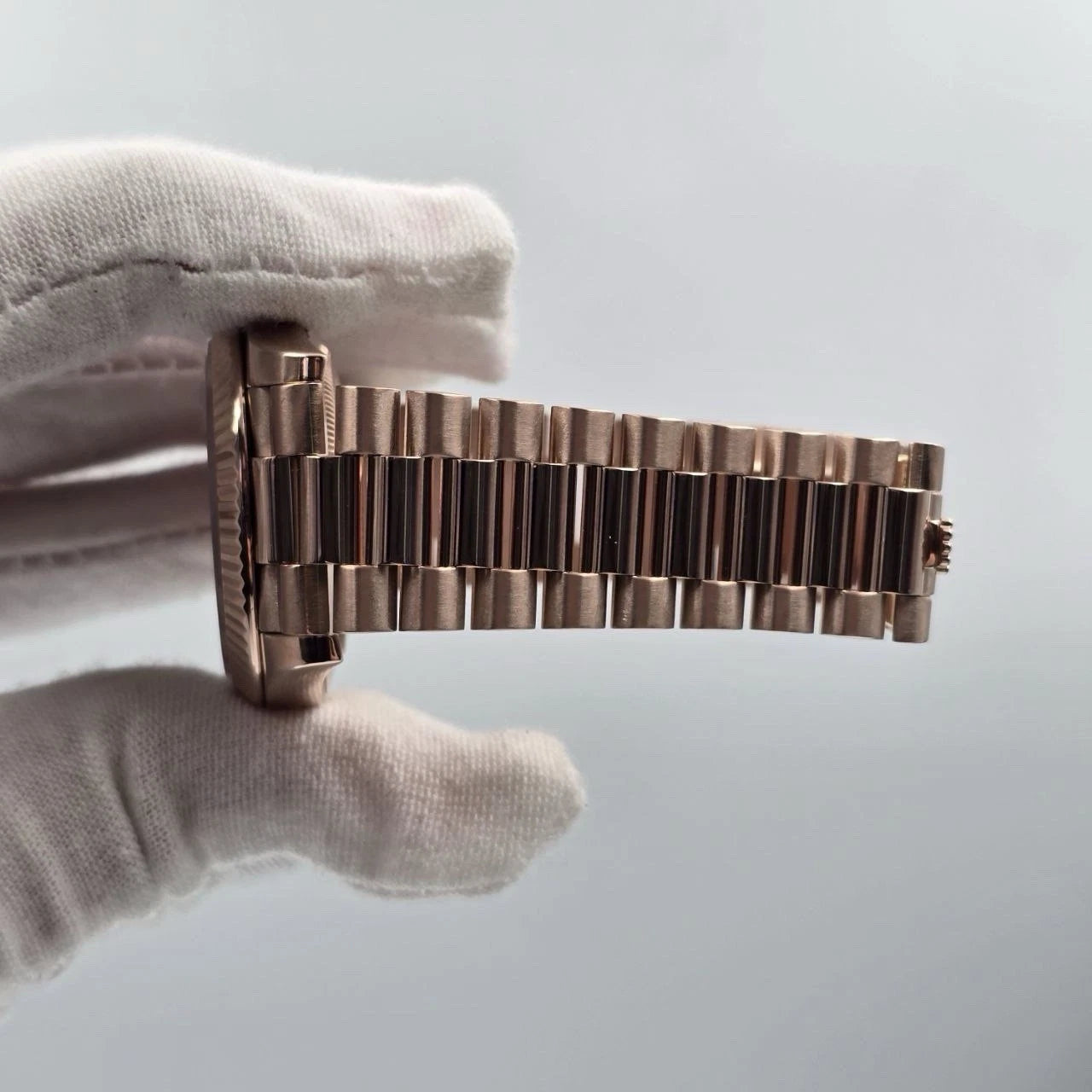 2016 PAPERS Rolex Day-Date 40 228235 President Rose Gold Sundust Roman Dial BOX