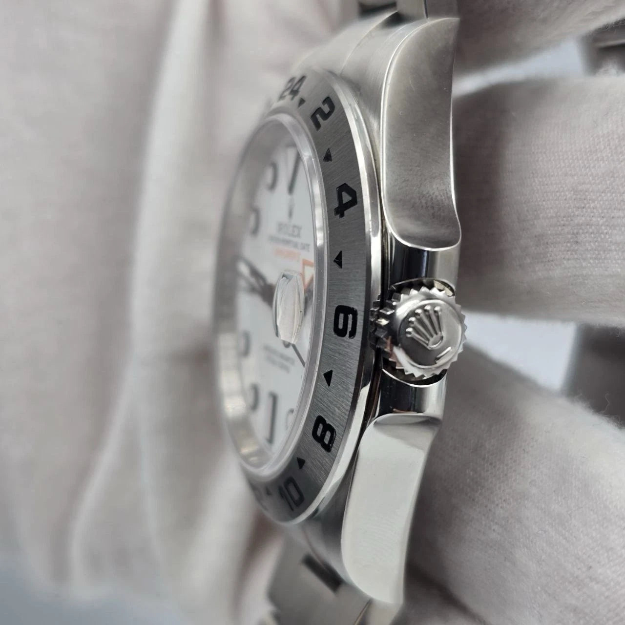 2022 PAPERS Rolex Explorer II 42mm 226570 Stainless Steel Polar White Dial BOX