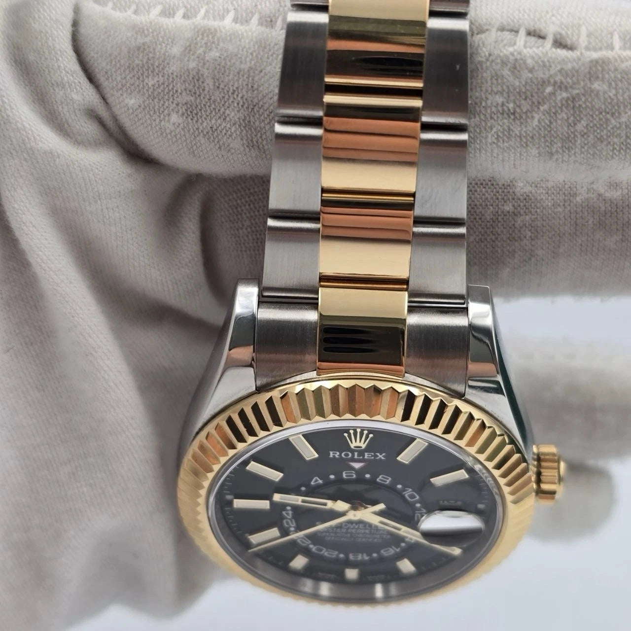 2022 PAPERS Rolex Sky-Dweller Two-Tone Gold Steel Black 42mm 326933 BOX