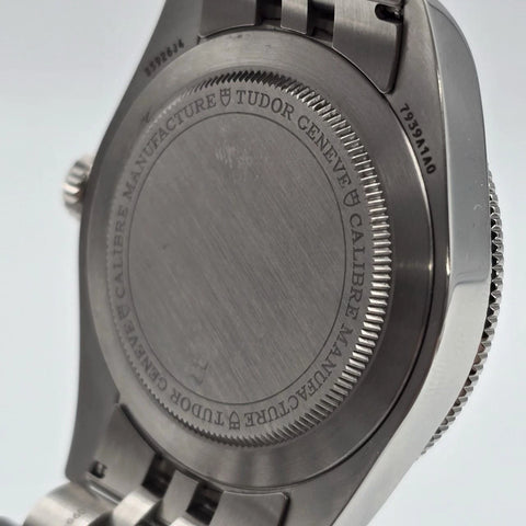 PAPERS 2025 Tudor Black Bay 58 Burgundy Jubilee 39mm Watch M7939A1A0RU BOX