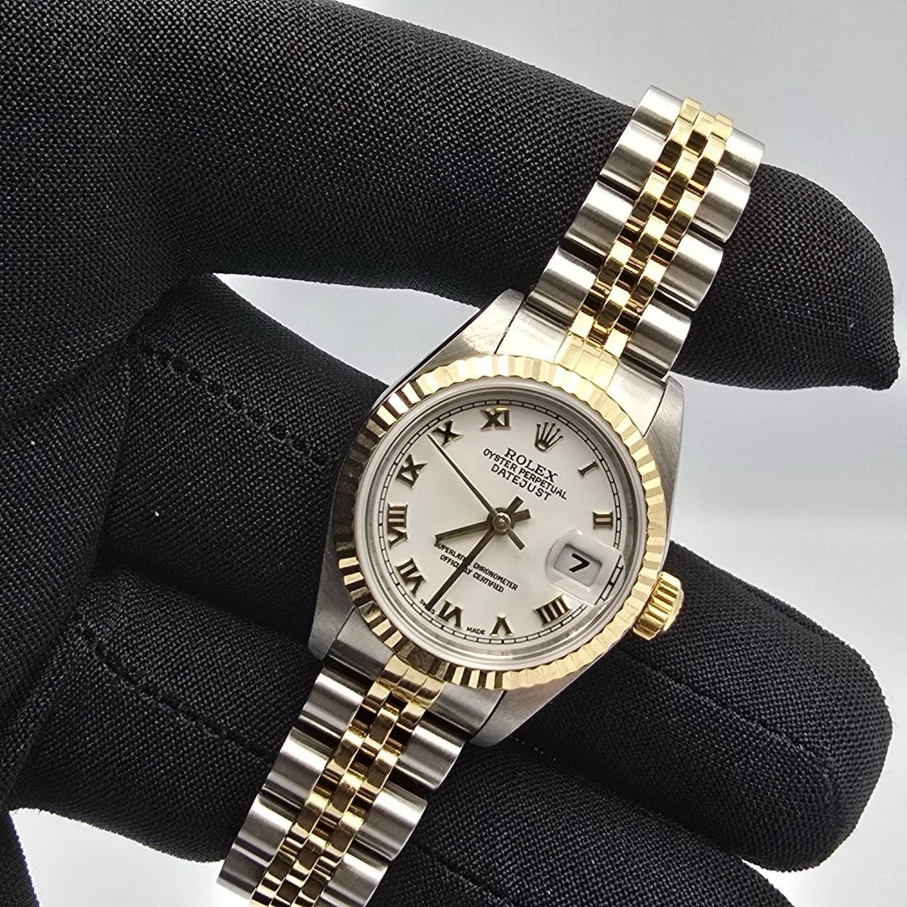 Rolex Lady Datejust Gold Steel Fluted Bezel White Roman Jubilee 26mm Watch 79173