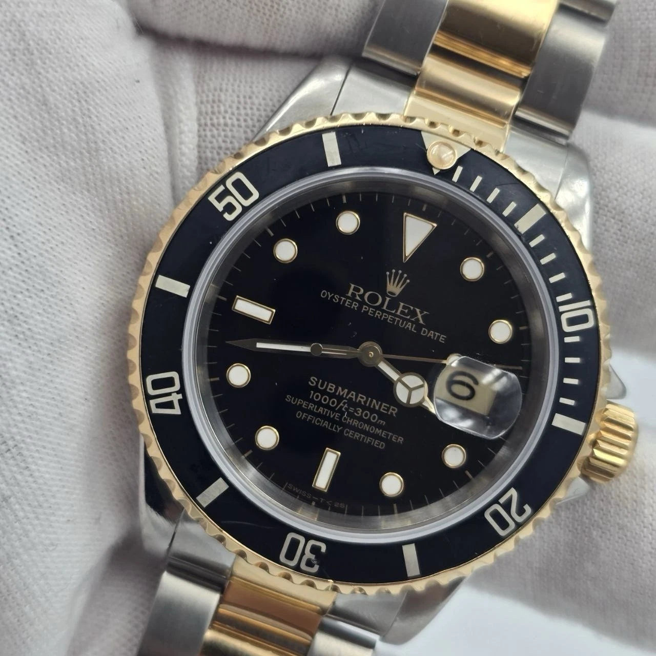 Rolex Submariner Date Black Yellow Gold Stainless Steel 40mm Watch 16613