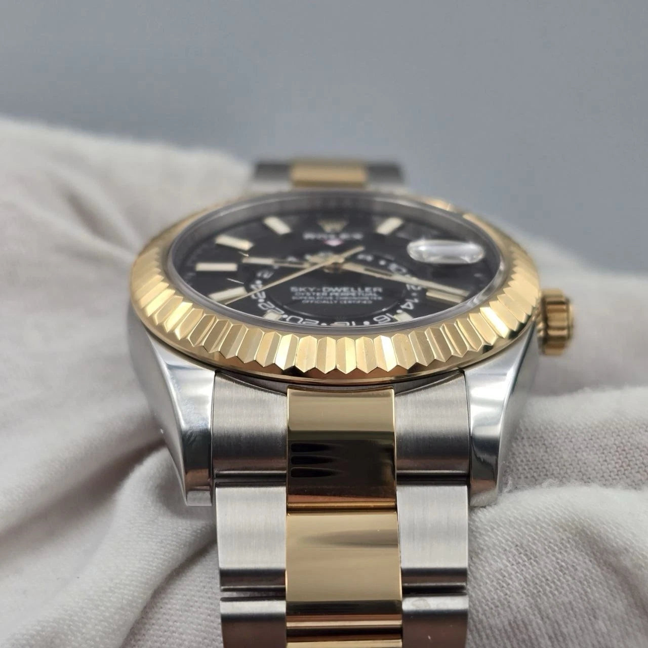 2022 PAPERS Rolex Sky-Dweller Two-Tone Gold Steel Black 42mm 326933 BOX