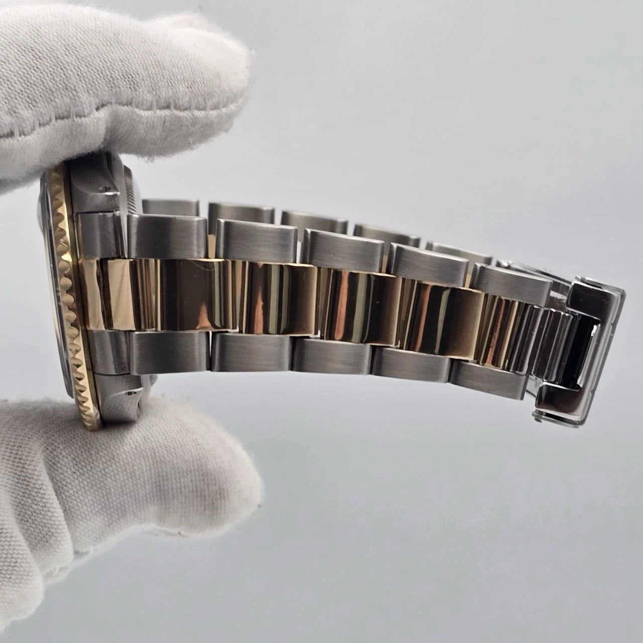 Rolex Submariner Date 16613 Black Dial Two Tone Steel Gold 40mm Watch