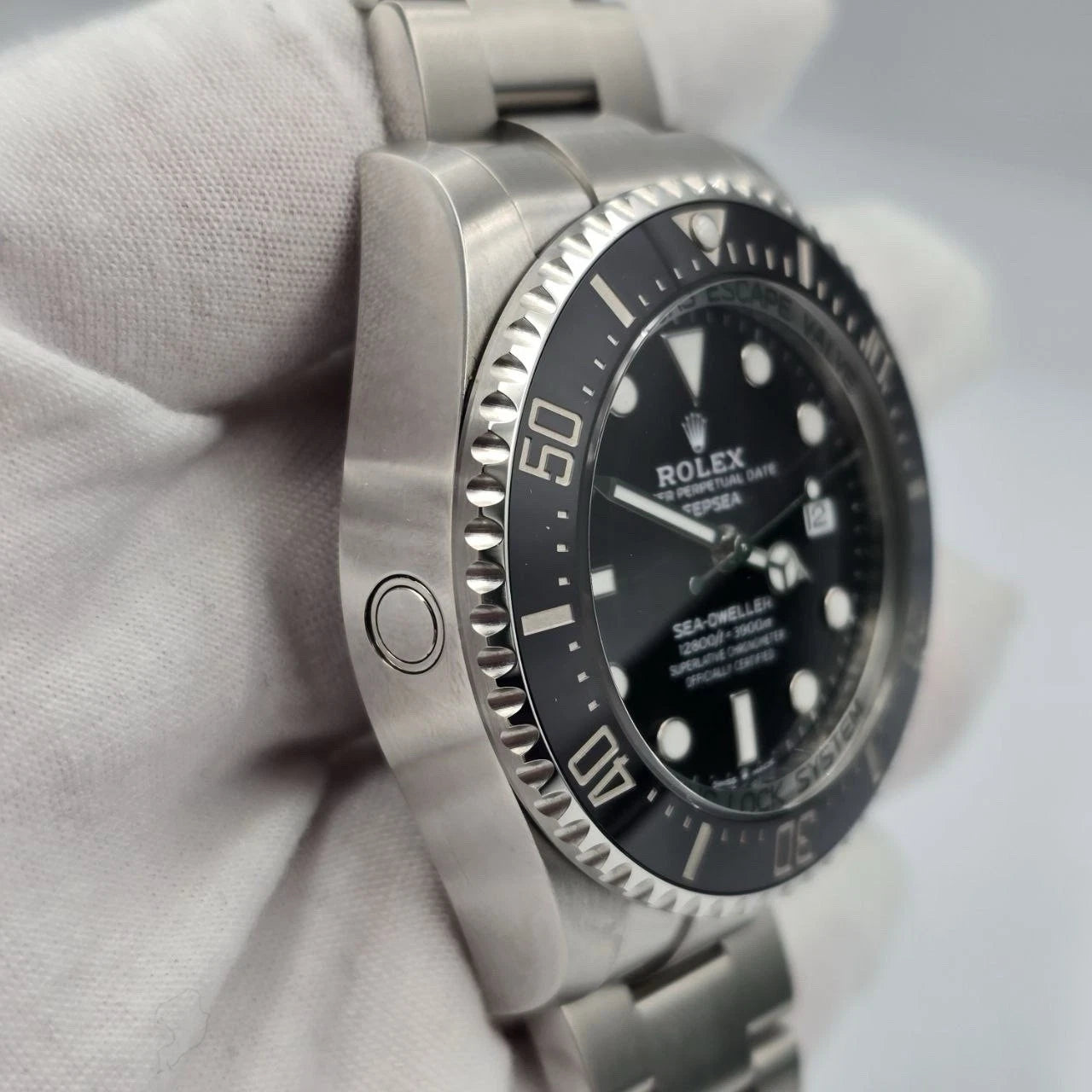 PAPERS 2023 Rolex Sea-Dweller Deepsea Black Ceramic Steel Dive 44mm 136660 BOX