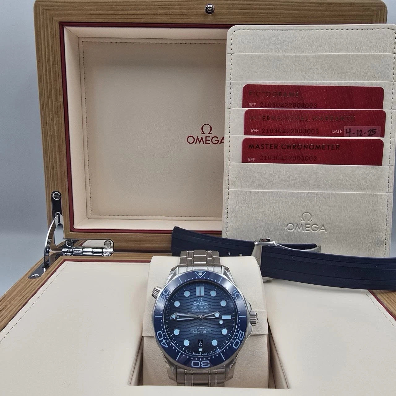 2025 OMEGA Seamaster Diver 300M 210.30.42.20.03.003 Summer Blue 42mm With Strap