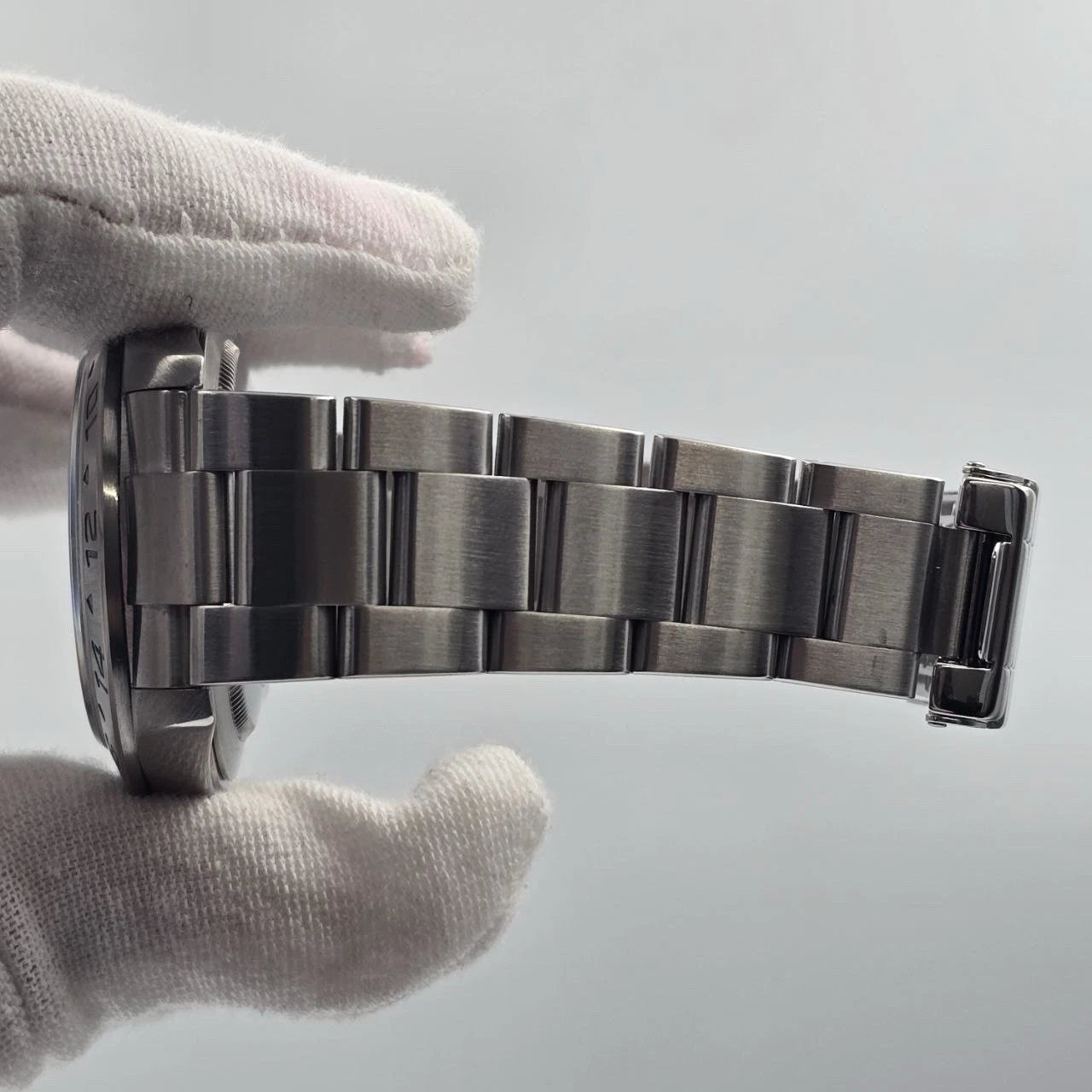 Rolex 16570 Explorer II Polar White NO HOLES Stainless Steel 40mm Watch