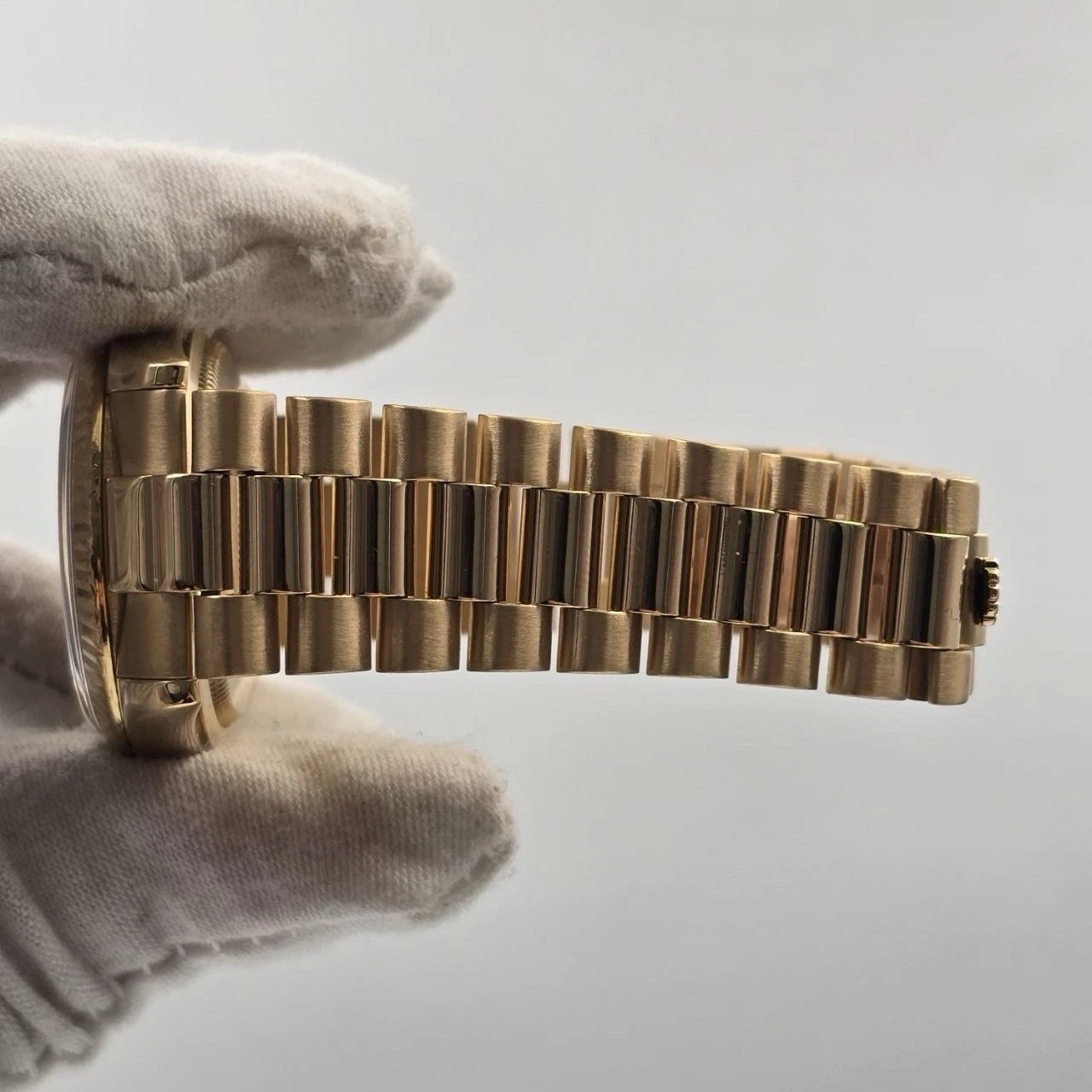 Rolex Day-Date 36mm 118238 President 18K Gold Champagne Factory Diamond Dial