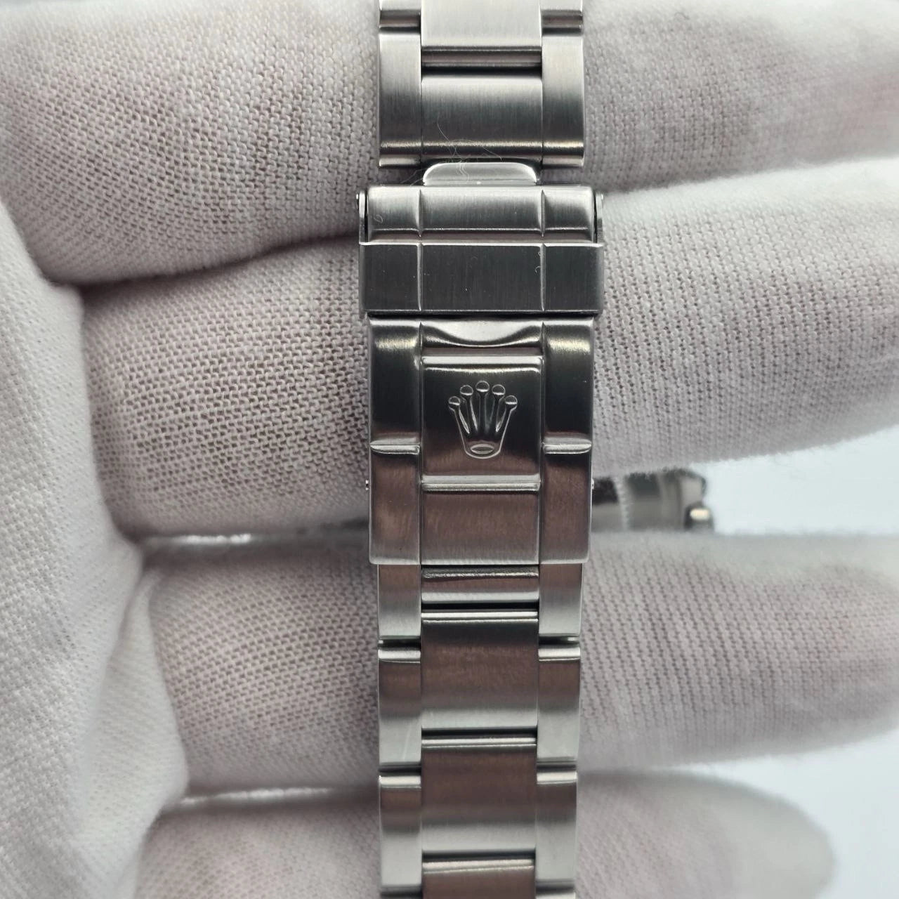 Rolex 16570 Explorer II Polar White NO HOLES Stainless Steel 40mm Watch