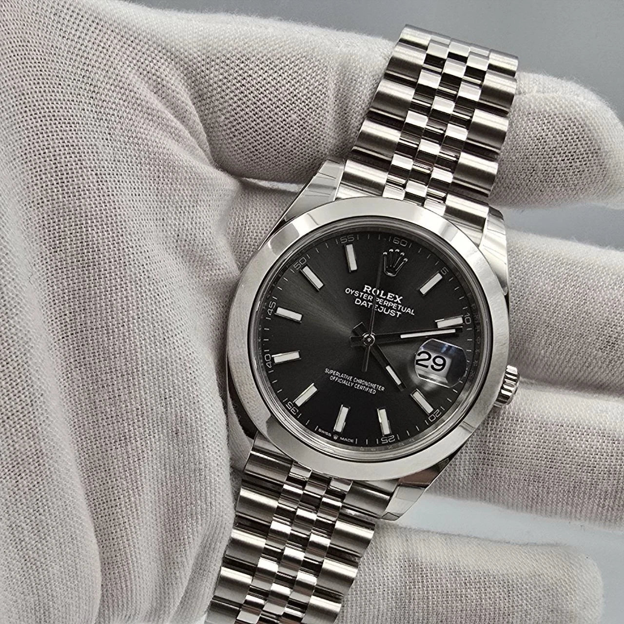 NEW 2025 Rolex Datejust 41mm Smooth Rhodium Dial Jubilee Bracelet 126300 UNWORN