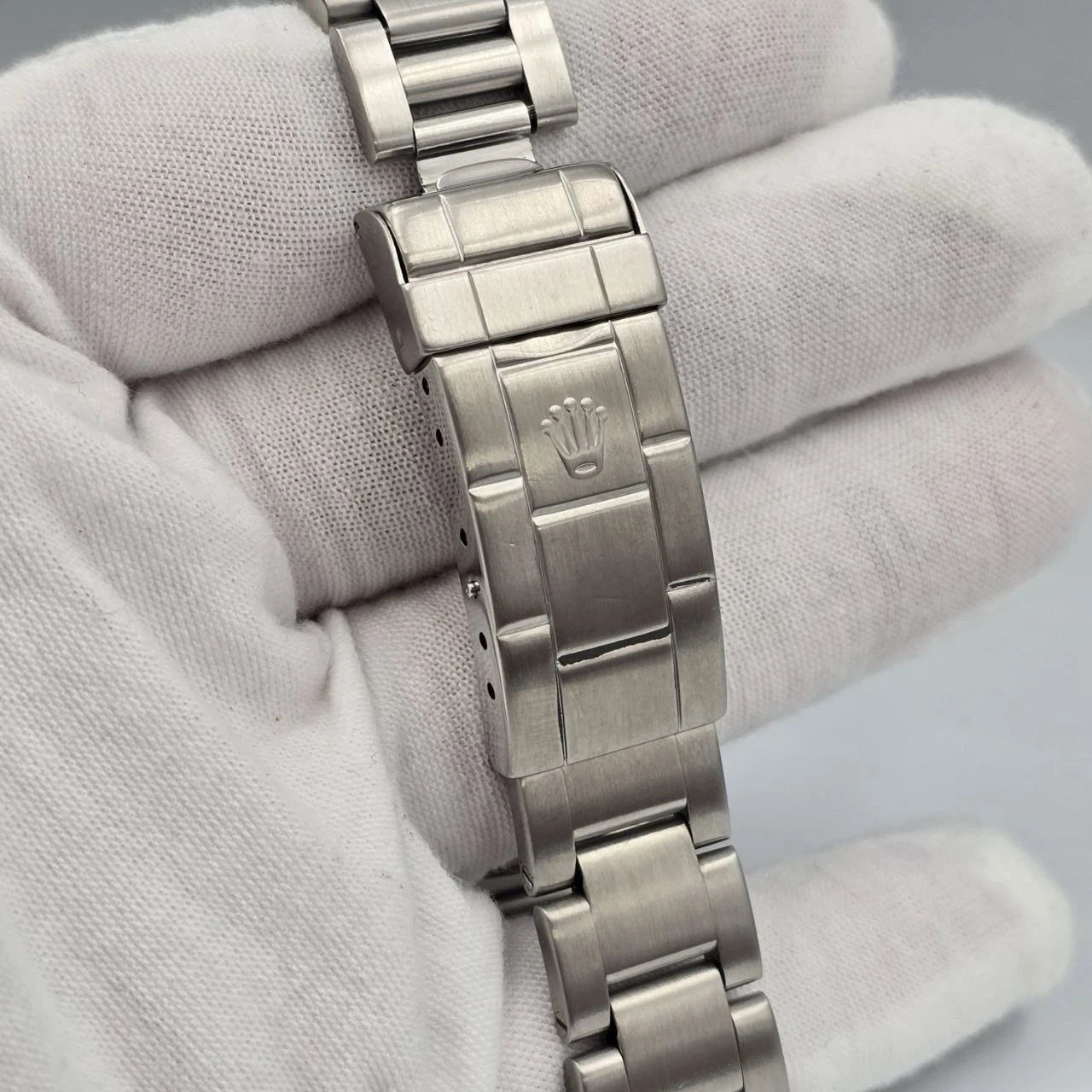 PAPERS Rolex Submariner Date Black Dial Oyster 40mm Watch 16610