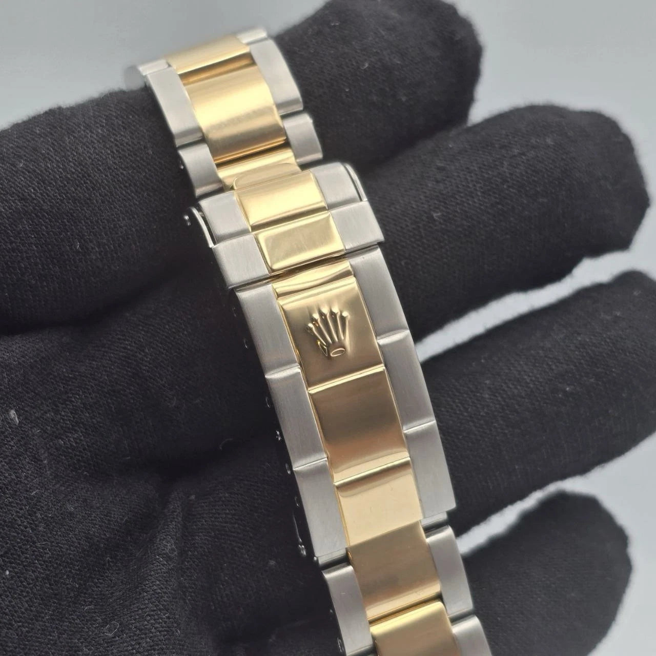 2007 Rolex Submariner 16613 NO HOLES Blue Dial Two Tone Steel Gold 40mm Watch