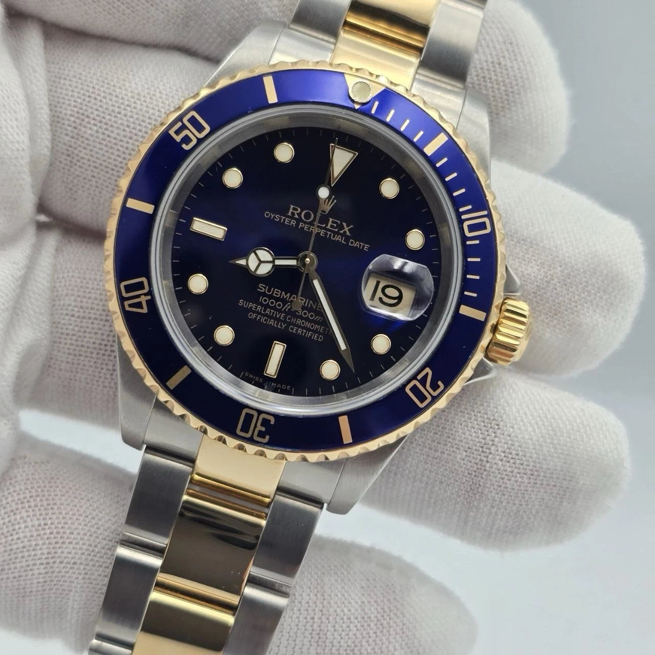 2005 Rolex Submariner 16613 NO HOLES Blue Dial Two Tone Steel Gold 40mm Watch