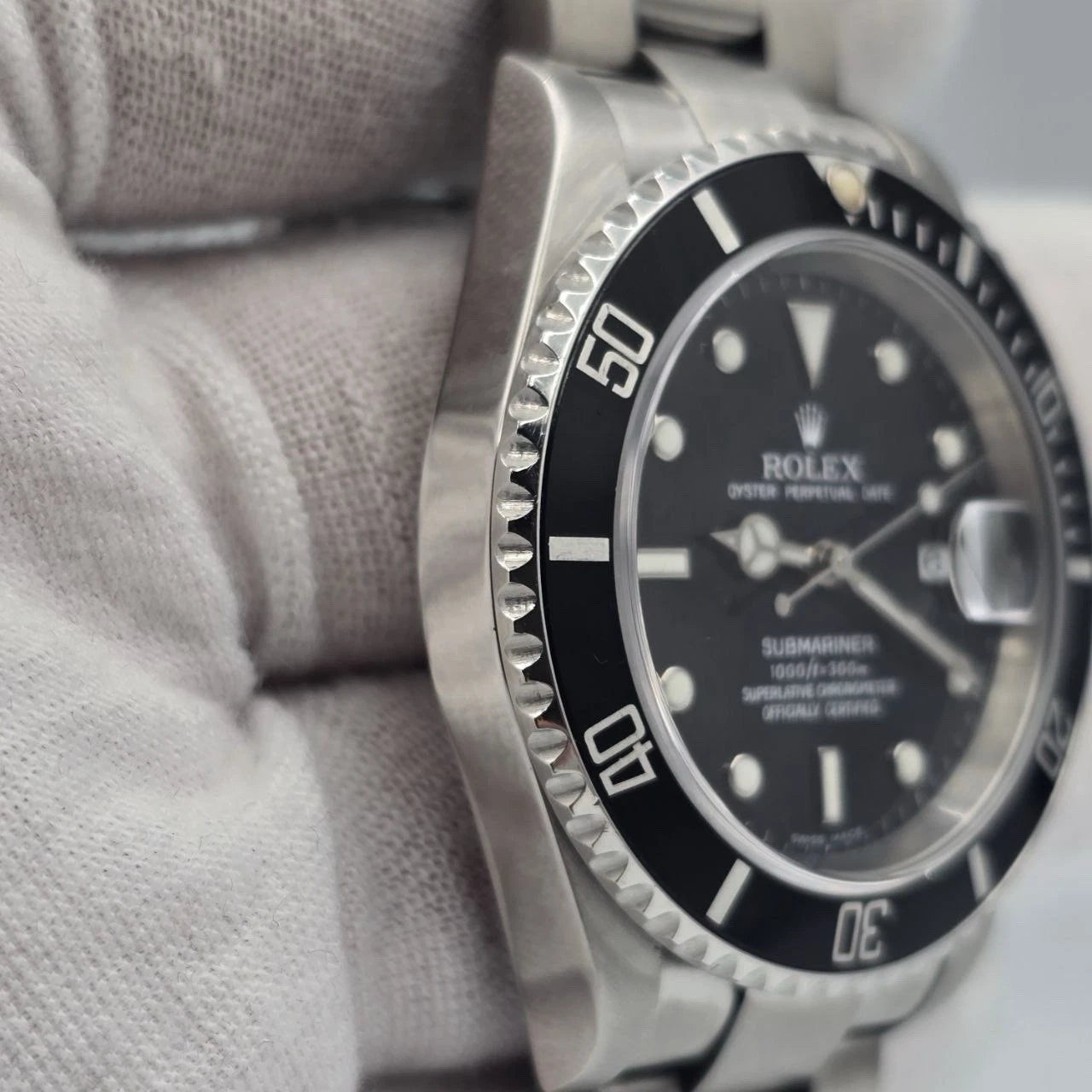 MINT PAPERS 2004 Rolex Submariner Date NO HOLES Black Dial 40mm Watch 16610