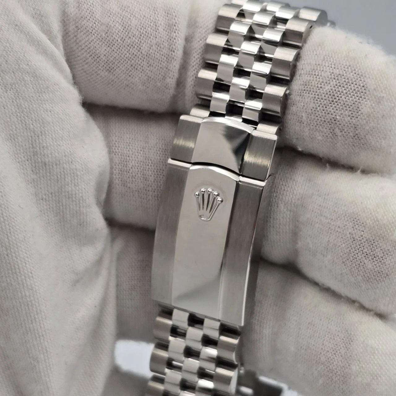 NEW 2025 Rolex Datejust 41mm Steel Smooth Wimbledon Dial Jubilee 126300 UNWORN